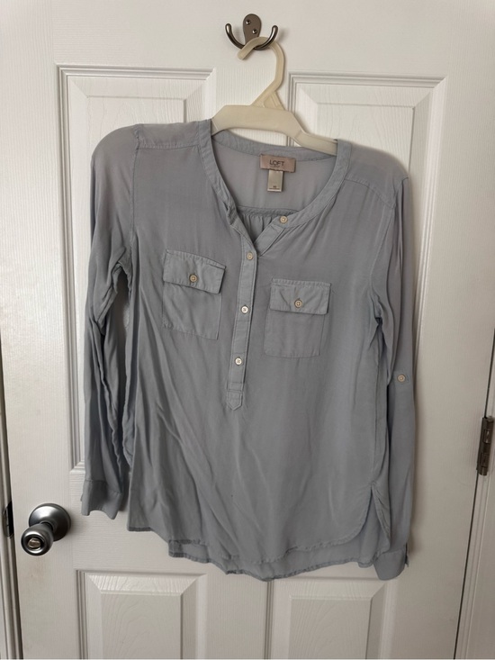 LOFT Tops - LOFT Light Gray Button-Front Henley Top - XS